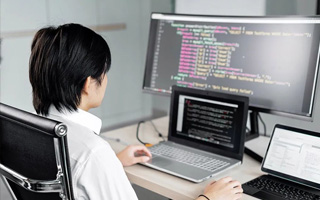 微山 api php源码,下载的php源码怎么运行呢？
